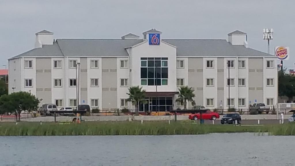 Motel 6-Eagle Pass, TX - Lakeside Esterno foto